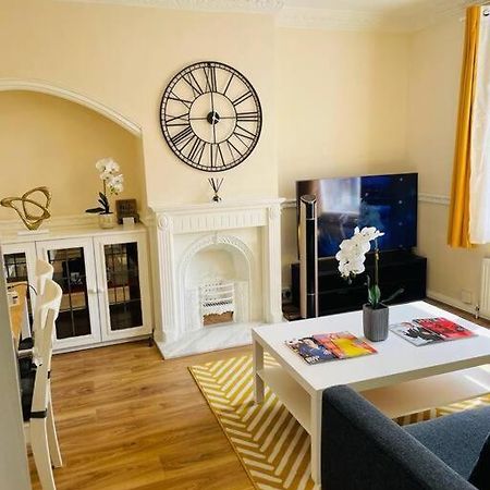 Superb And Comfortable 3Bd Home In Дагенем Екстер'єр фото